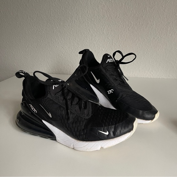 Nike Air Max 270 Sneakers - Picture 2 of 11